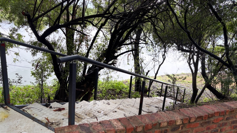 4 Bedroom Property for Sale in Viljoenskroon Rural Free State